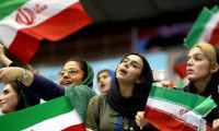 İran'da kadınlara stadyum izni muhafazakarları rahatsız etti