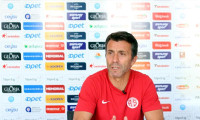 Bülent Korkmaz, Antalyaspor'dan istifa etti