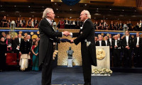 Tepki çeken yazar Peter Handke, Nobel Ödülü'nü aldı