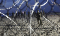 ABD Meksika sınırına 3 bin 500 asker daha sevk ediyor