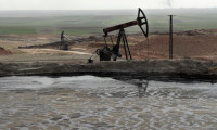 WSJ: YPG Şam'a petrol satıyor