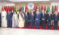 Katar Emiri, Türkiye'nin suçlandığı Arap Birliği Zirvesi'ni terk etti