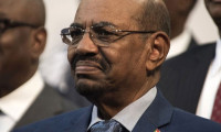 Sudan Devlet Başkanı Beşir görevi bıraktı
