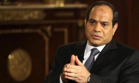 Katılım yüzde 44! Referandumdan Sisi'ye onay