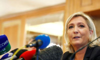 Le Pen'den Macron'a seçim resti