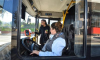İzmir'de belediye 100 kadın otobüs şoförü alacak