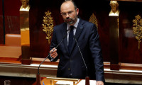 Fransa Başbakanı Philippe güvenoyu aldı