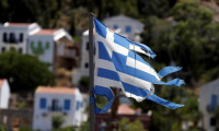 Yunanistan beklenenin üzerinde faiz dışı bütçe fazlası verdi