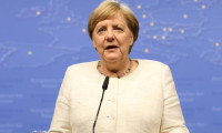 Merkel'den AB Komisyonu Başkanı açıklaması