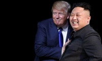 Trump'tan Kim'e: Elini sıkmak istiyorum