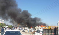 İzmir'de palet deposunda yangın meydana geldi