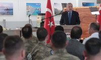 Erdoğan'dan Butmir'deki Türk askerlerine ziyaret