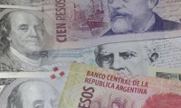 Arjantin'de pezo yüzde 30 değer kaybetti
