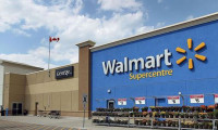 Walmart yıllık gelir tahminini artırdı