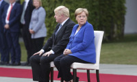 Merkel'den Johnson'a 30 gün süre