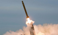 Kuzey Kore, yeni 'süper büyük' çoklu füze fırlatma sistemini denedi