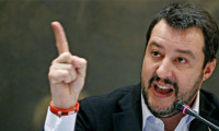 Salvini'den göçmen kurtaran STK gemisine giriş yasağı
