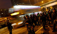 Çin askerleri Hong Kong'a girdi
