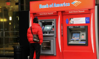 Amerikan tüketicisi bankaları besledi