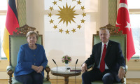Erdoğan ile Merkel'in görüşmesi sona erdi