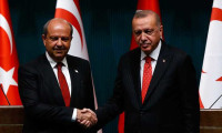 Cumhurbaşkanı Erdoğan, Ersin Tatar'ı tebrik etti
