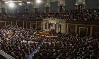 Demokratların 2.2 trilyonluk teşvik paketi Temsilciler Meclisi'nde kabul edildi