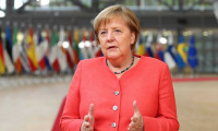 Merkel: IŞİD tehdit olmaya devam ediyor