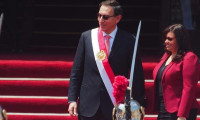 Peru Devlet Başkanı Vizcarra görevinden azledildi