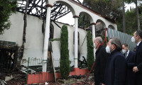 Erdoğan, yangında hasar gören tarihi Vaniköy Camisi'nde incelemede bulundu