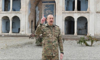 Aliyev'den Ağdam Camisi'ne ziyaret