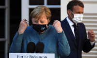 Merkel açıkladı! Almanya'da kısıtlamalar uzatıldı