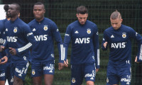 Fenerbahçe'de Jose Sosa sakatlandı
