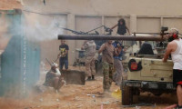 Libya'da silah ambargosu deliniyor