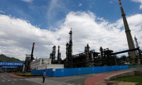 Çin'de petrol rafinerileri üretimi düşürmeye devam ediyor