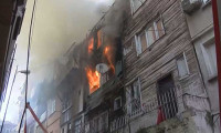 Şişli'de ahşap binada yangın