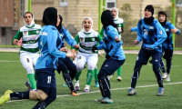 Korona virüs nedeniyle İran Kadınlar Futbol Ligi maçları ertelendi