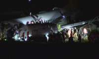 ABD'den gelen heyet kaza yapan uçağın enkazını inceliyor