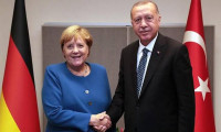 Merkel'in Türkiye ziyareti belirsizliğini koruyor