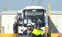 Yurtdışından gelen vatandaşları taşıyan otobüsler havalimanından ayrıldı