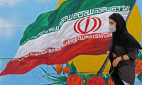 İran virüse teslim oluyor, ölenlerin sayısı 1556