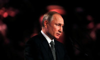 Putin, 'gelecek hafta zor geçecek' dedi tatil ilan etti