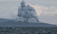 Anak Krakatau Yanardağı patladı 