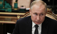 Putin: Salgının ‘pik noktası’ henüz aşılmadı