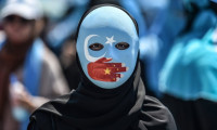 Vicdansız Çinliler Uygur Türkleri'ne köle muamelesi yapıyor