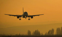 Yunanistan birçok ülke ile askıya aldığı uçuşlarla ilgili yasağı uzattı