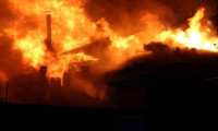 Yakıt krizi protestosunda hükümet binaları ateşe verildi