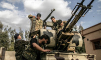 Libya ordusundan kaçan Hafter milisleri evleri mayınlıyor