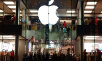 Apple ABD'deki mağazalarını açıyor 
