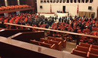 Meclis Genel Kurulu'nda kavga! 1 milletvekili yaralandı