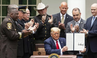 Trump polis reformu kararnamesini imzaladı